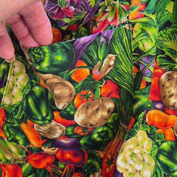 Now Designs by San Francisco Ca. Multi-color Vegetable Apron. - Picture 3 of 9